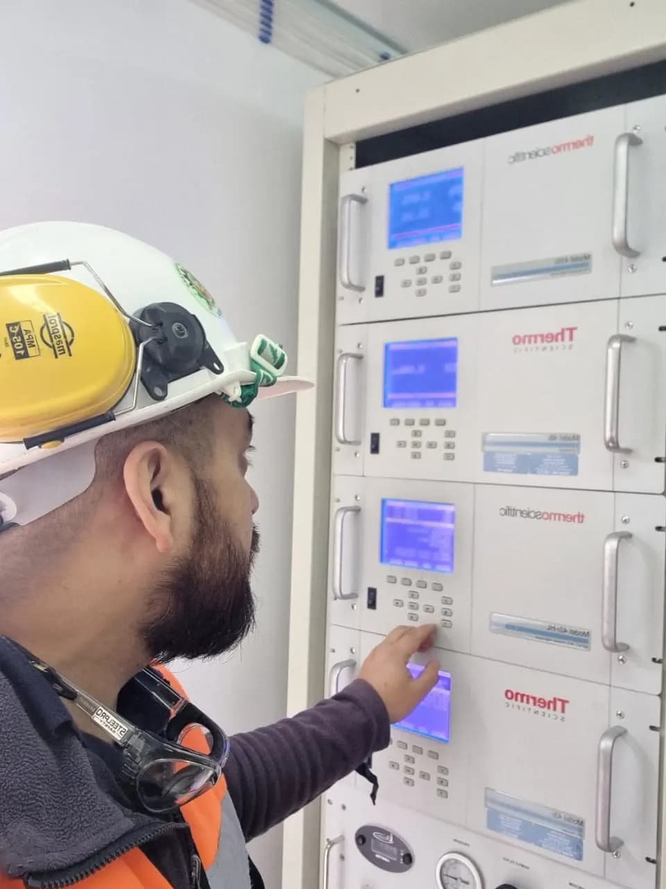 Ingenieros de Monitoreo Ambiental en terreno